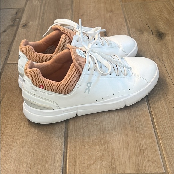 On Running Shoes - On Cloud The Roger Advantage Sneaker